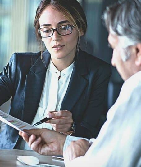 lawyer giving free answers to legal questions to a client