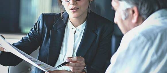 lawyer giving free answers to legal questions to a client